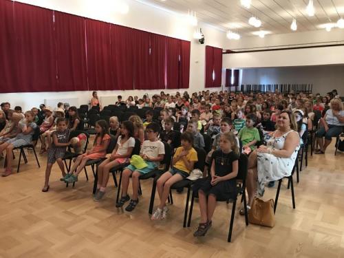 Rozloučení před prázdninami se všemi školáky ZŠ a MŠ Velká Bystřice 27.6.2019